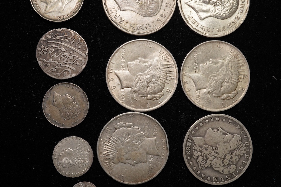 British and world silver coins, to include George IV shilling 1825, VF, George III sixpence 1787, EF, William IV halfcrown 1836, VF, George III to Victoria Maundy money; 1763 3d, 1842 2d and 1d, 1828 1d, 1845 1 1/2d toge